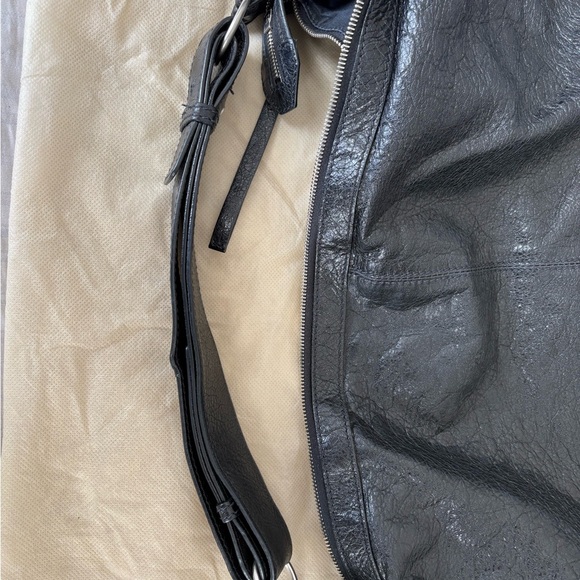 Balenciaga Big Black Leather Interior Zip Tote - Picture 6 of 14